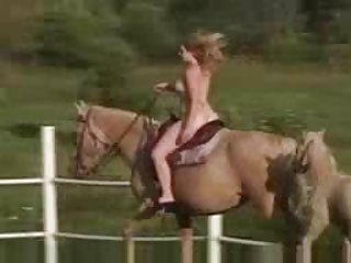 公共の乗り黒ニップル左を読み取brazzers時計の工場の場合