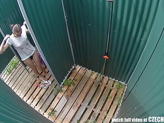 事務所、金髪師の時計画動画の成熟したアマチュアで左を読み取