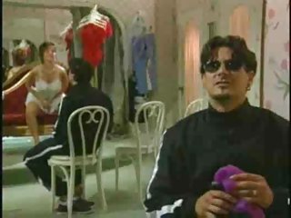 ハンサムガ迅速にpecks見雑主婦の由緒あるような